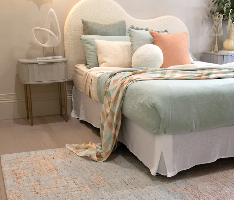 What-s-the-Right-Placement-for-a-Rug-in-Your-Bedroom DecoRug