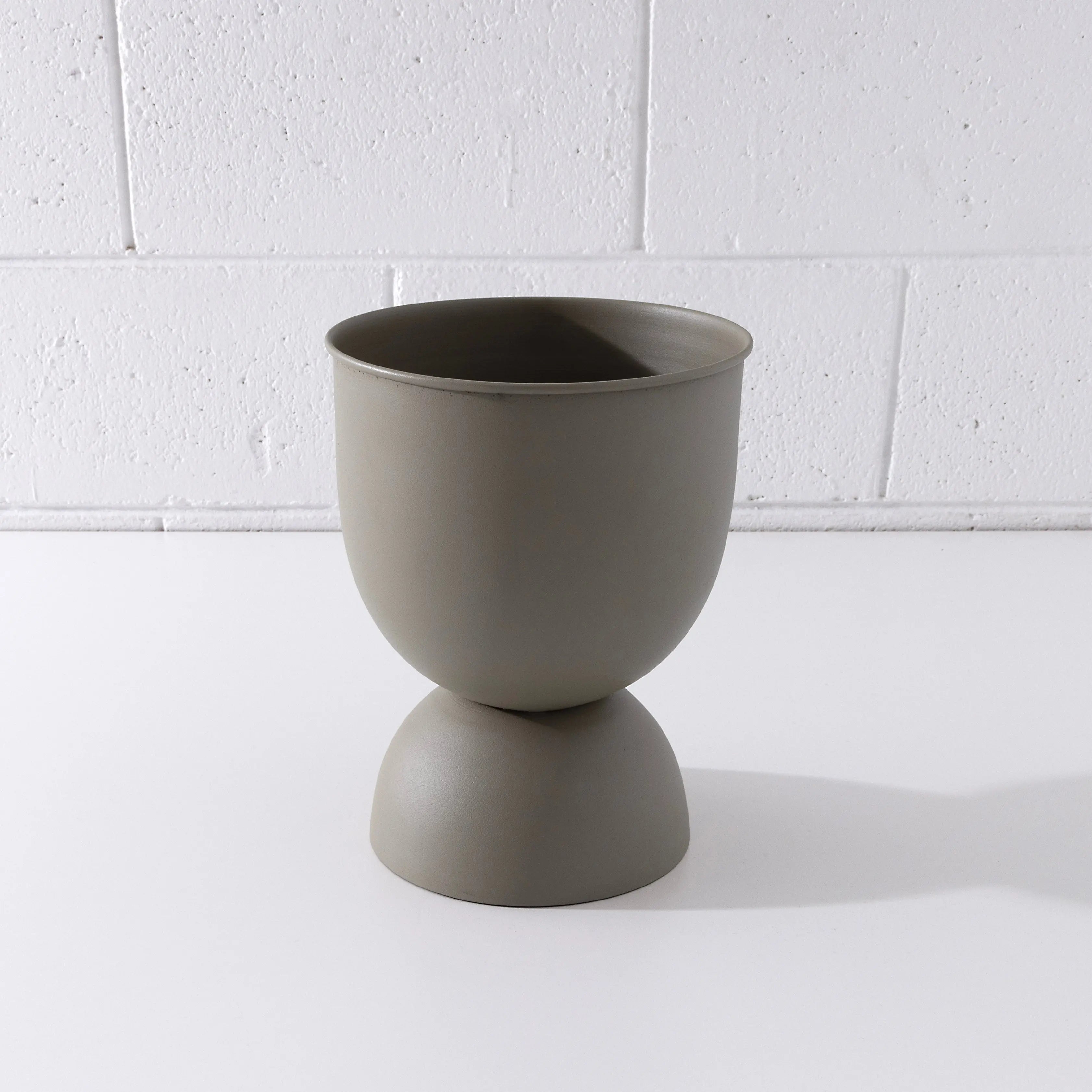 Oversized Lightweight Planter Green HAMSAINTERNAT