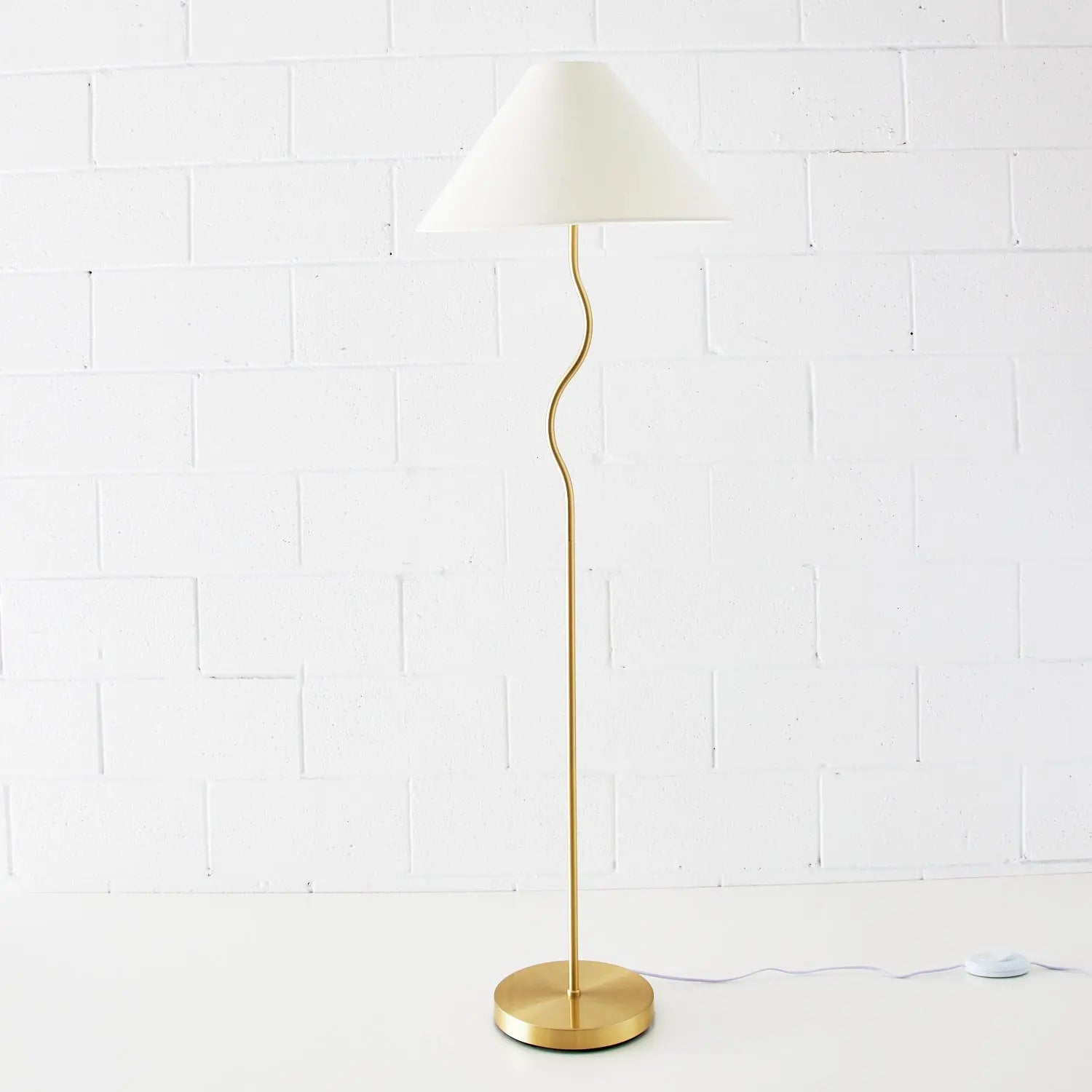 Gold brass floor fashion lamp