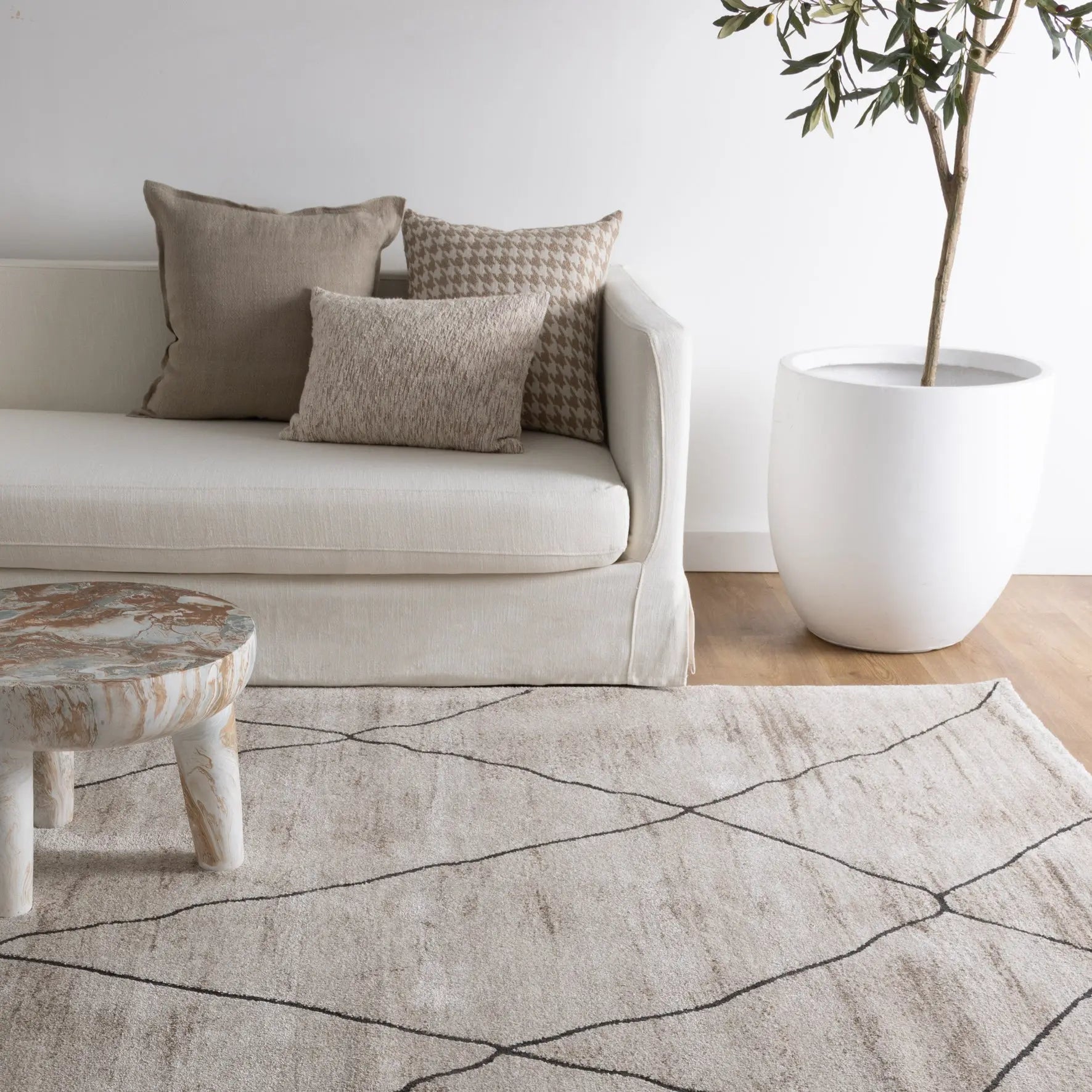 Crete Diamond Modern Rug – Stylish & Durable by DecoRug