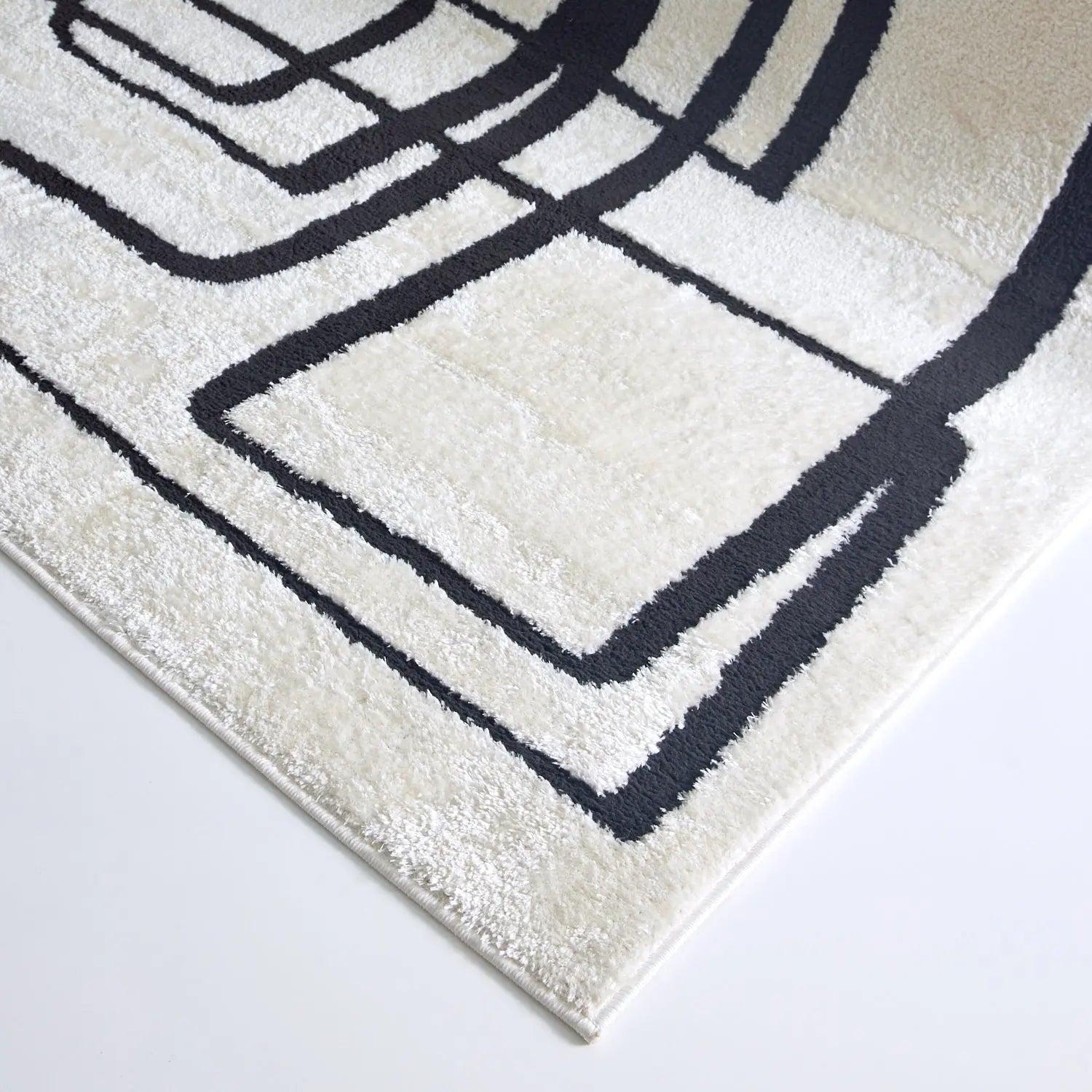 Mitchell Ivory Black Floor Rug ALGAN