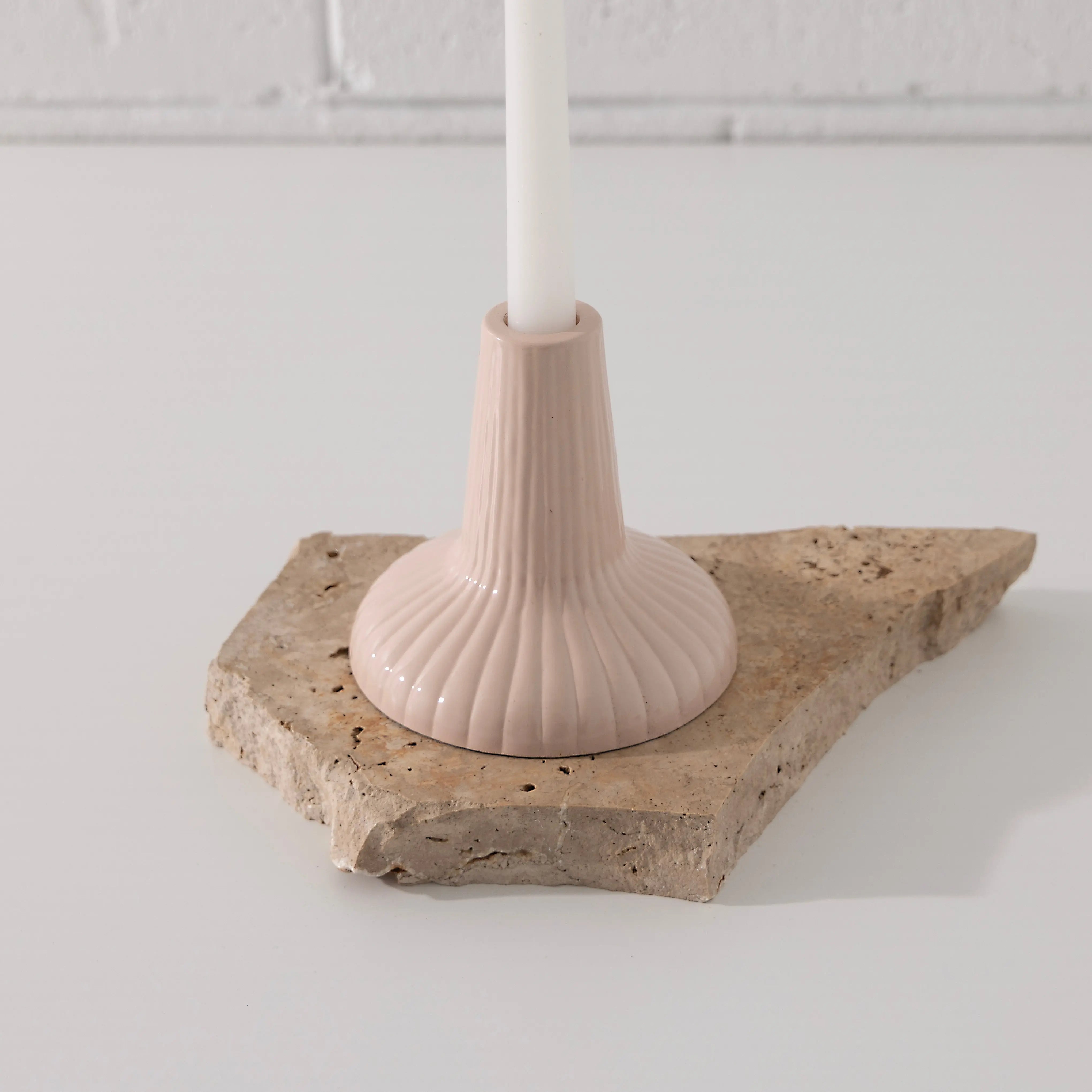 Ribbed Candle Holder Pink HAMSAINTERNAT
