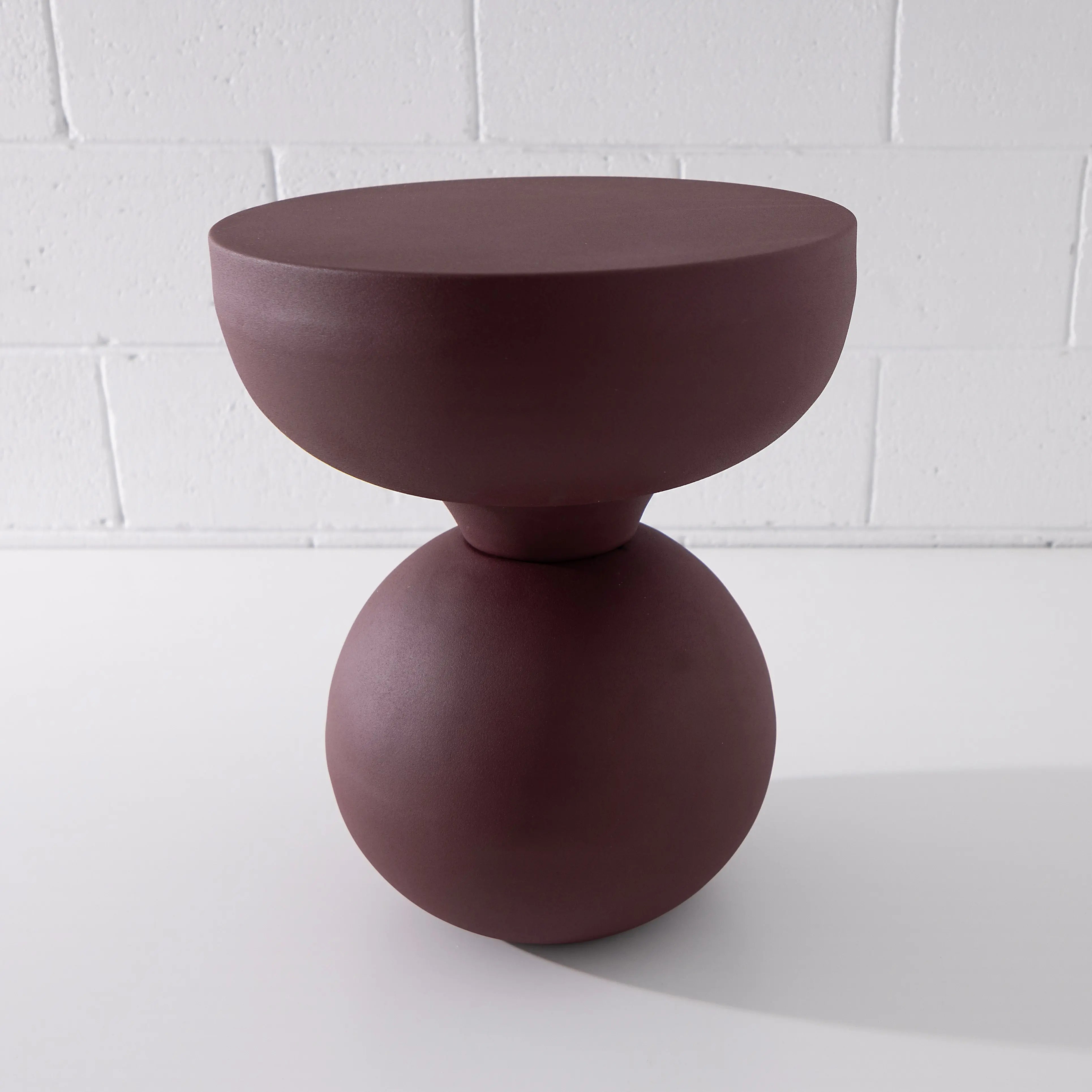 Sculptural Side Table Mulberry HAMSAINTERNAT