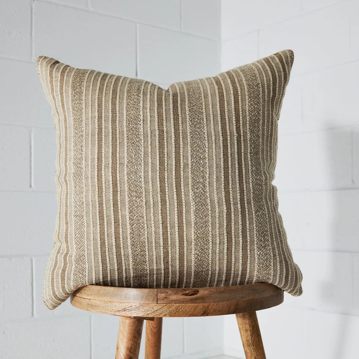 Darwin Cushion 50x50cm Natural/ivory CELADON